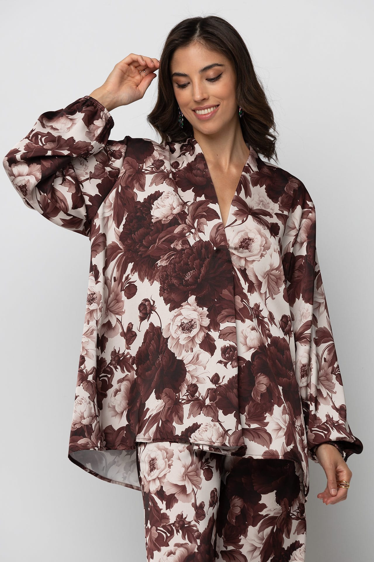 Blouse brown flowers